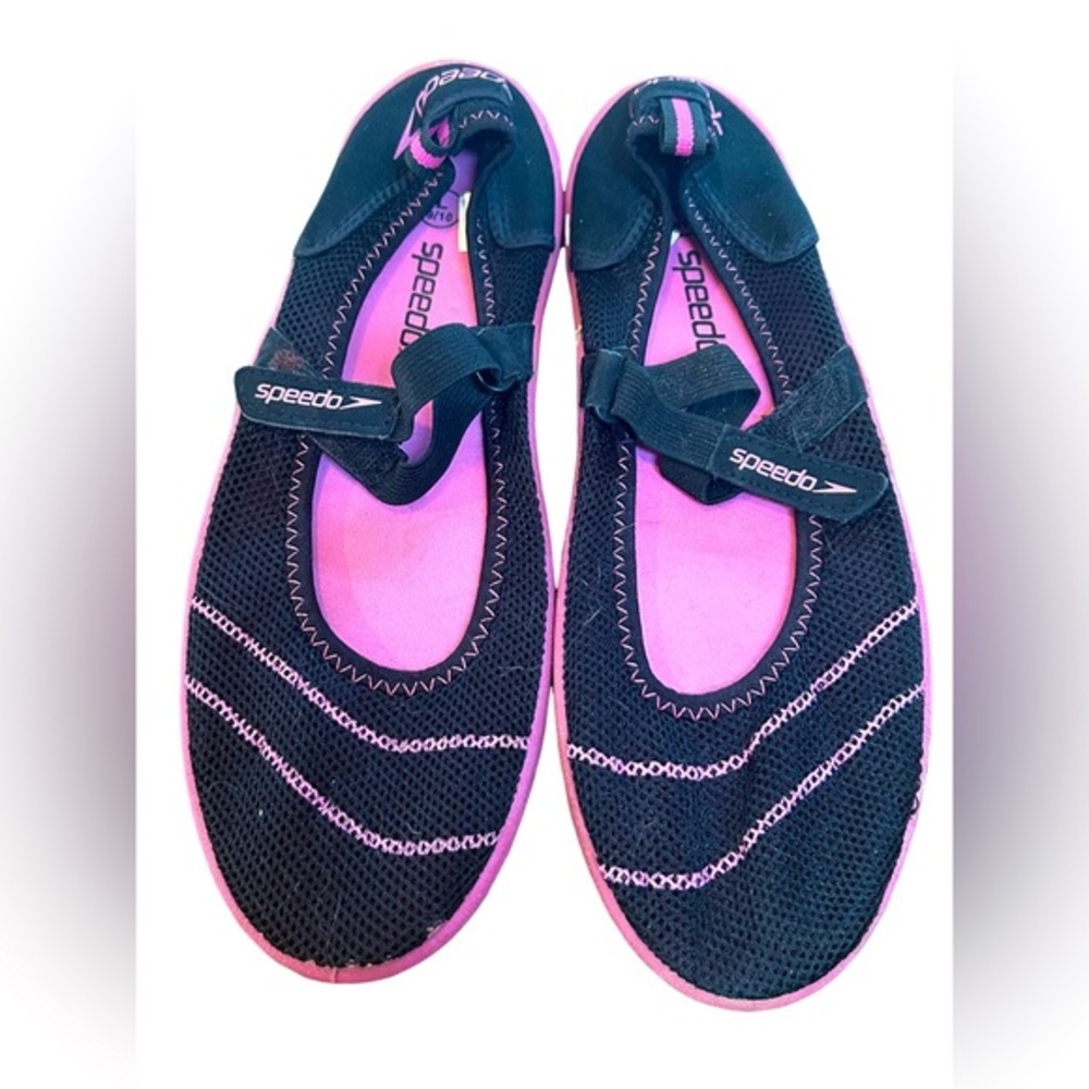 Women’s Speedo Watershoes with Adjustable Strap- Size 9/10 in Black & Pink